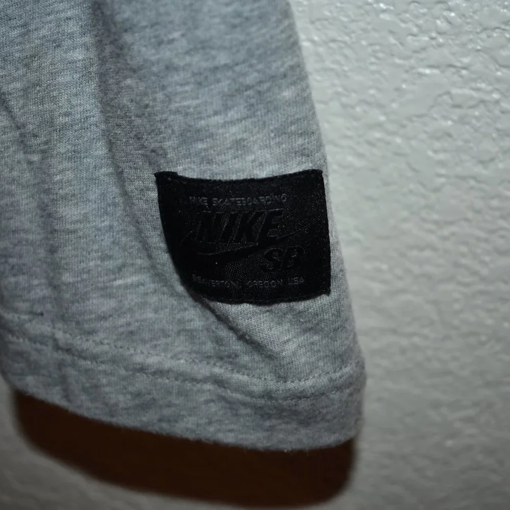 Nike SB Skate Shirt - Picture 2 of 4